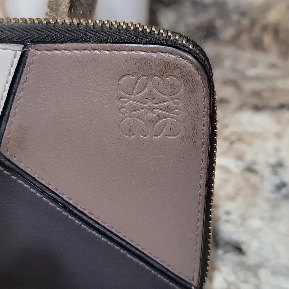 Loewe EUC Puzzle Anagram Leather Long Wallet Round Zip Unisex Authentic - Picture 2 of 15